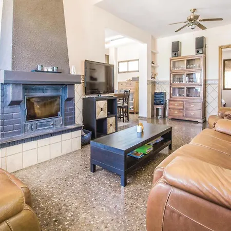 Awesome In Alberique With Kitchen Holiday home Alberic