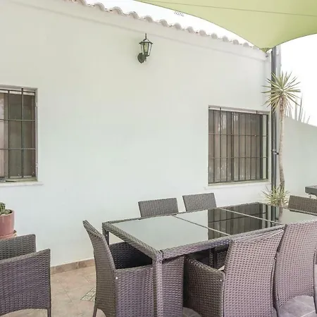 Awesome In Alberique With Kitchen Holiday home